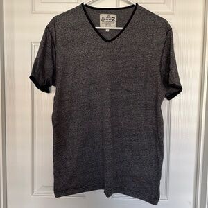 Seven7 mens gray heather neck teeshirt